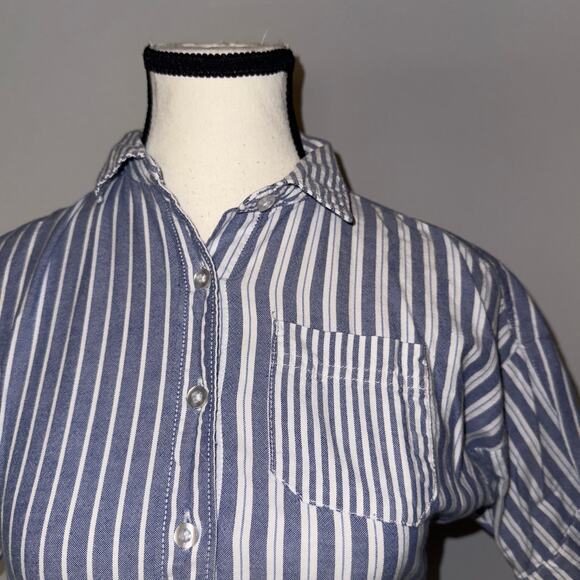 Free Assembly Striped white and blue Button Down Shirt XS - Picture 4 of 7